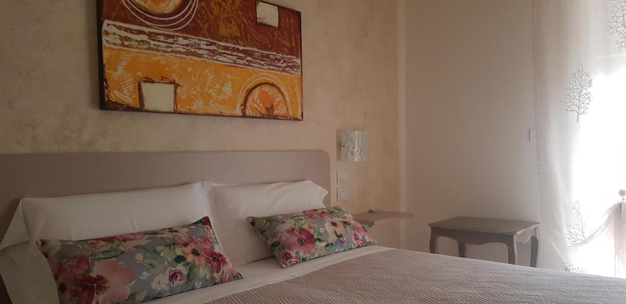 Hotel Margherita Meuble Sirmione Værelse billede