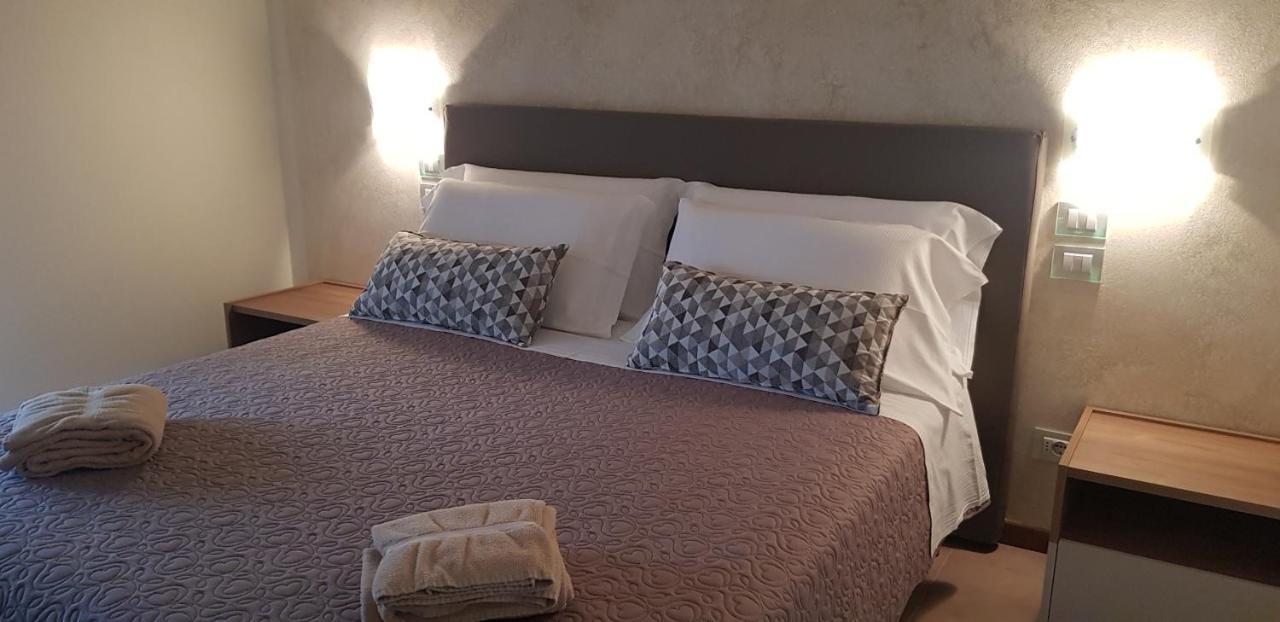 Hotel Margherita Meuble Sirmione Eksteriør billede