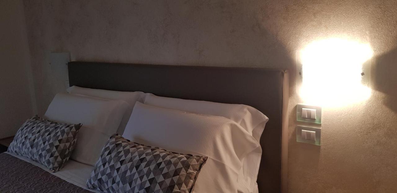 Hotel Margherita Meuble Sirmione Eksteriør billede