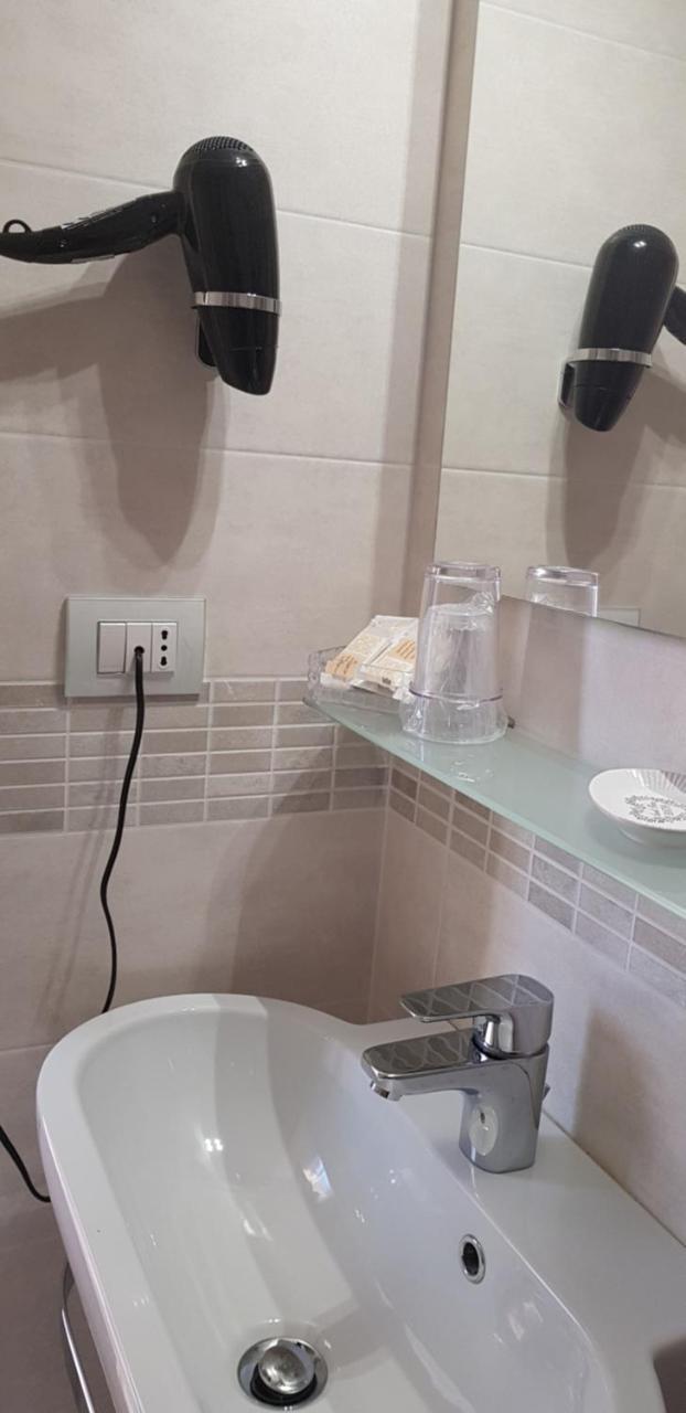 Hotel Margherita Meuble Sirmione Eksteriør billede